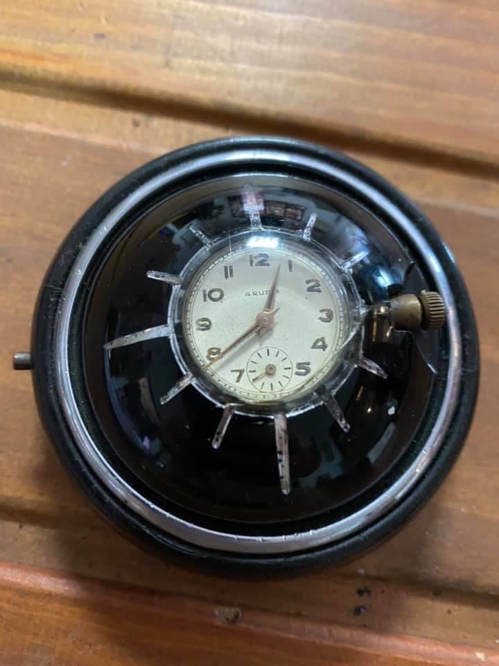 OG horn button clock - SOLD