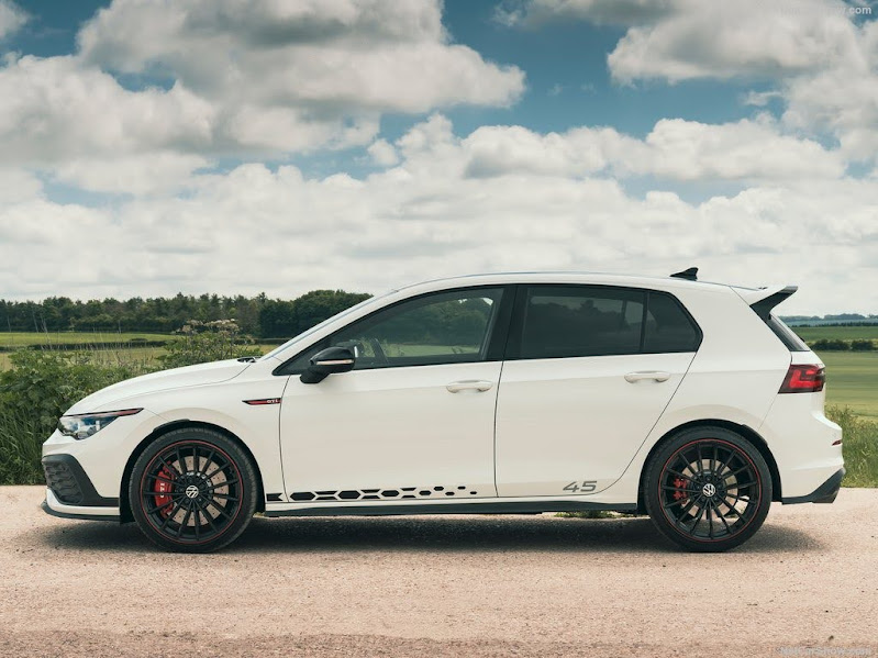2022 Golf GTi - 45th edition  clubsport .300 HP. 48.000 kms